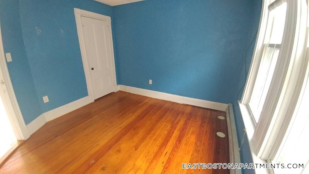 Building Photo - 103 Leyden St