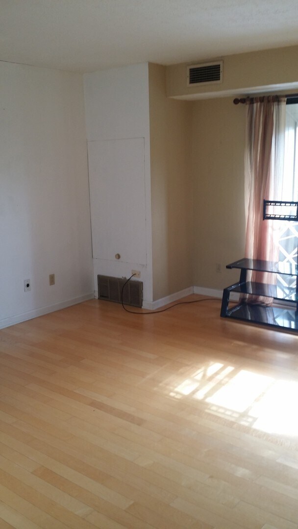 1600 CEDARWOOD DRIVE UNIT 324 1600 Cedarwood Dr Westlake OH 44145