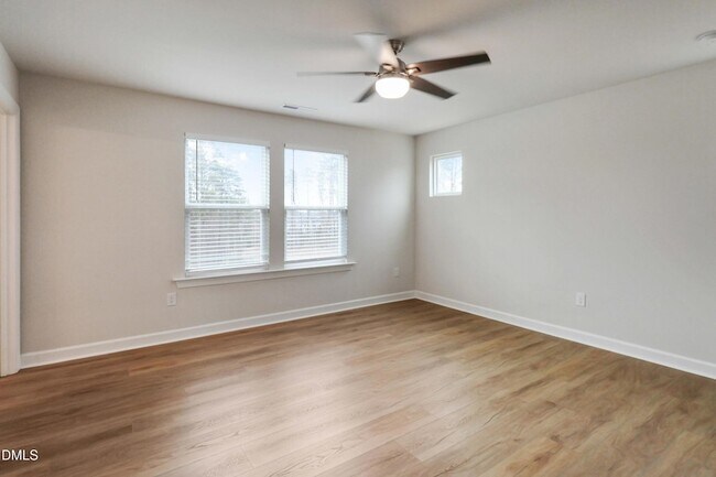 Building Photo - 521 Brittany Ct