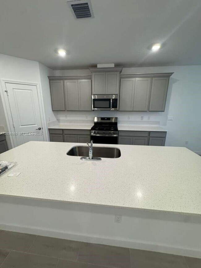 Building Photo - 1662 Hoot Owl Holw