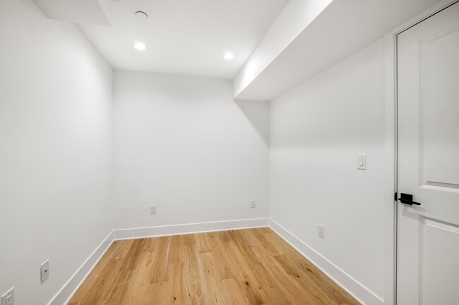 Building Photo - 1328 S 9th St