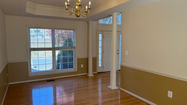 Building Photo - Spacious Colonial in Austin Ridge