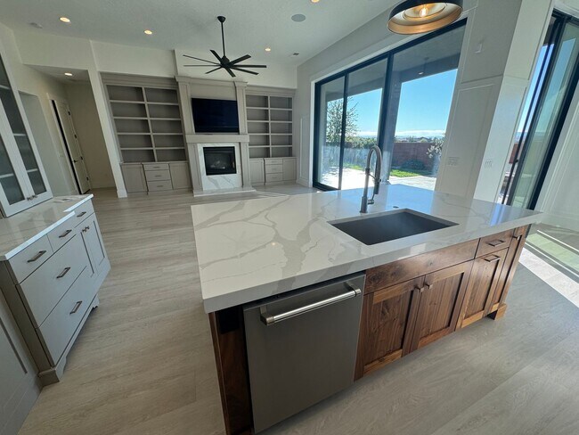 Building Photo - Home in Anasazi Vista neighborhood.