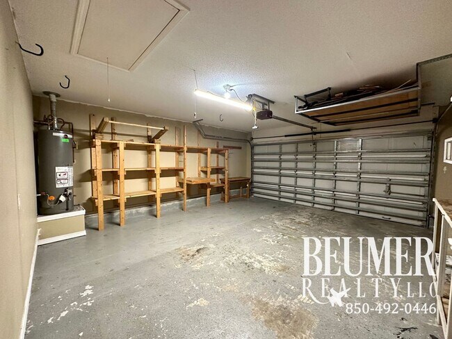 Building Photo - Spacious 3 bd/2 ba Open Floor Plan Home fo...