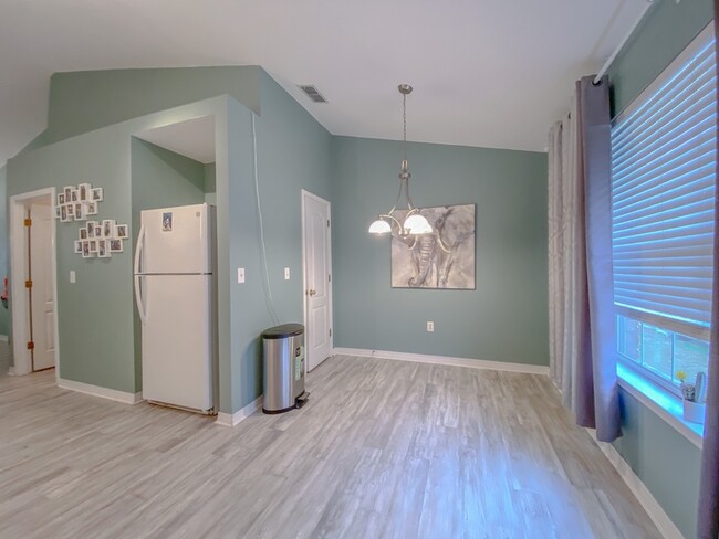 Building Photo - 115 Secret Harbor Dr