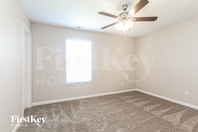 Building Photo - 6159 N Woods Edge Dr