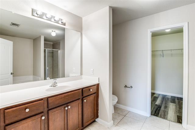 Building Photo - 1404 Shumard Dr