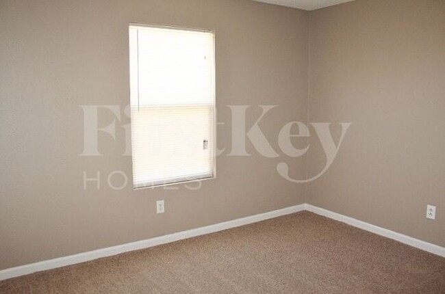 Building Photo - 10444 Apple Creek Dr