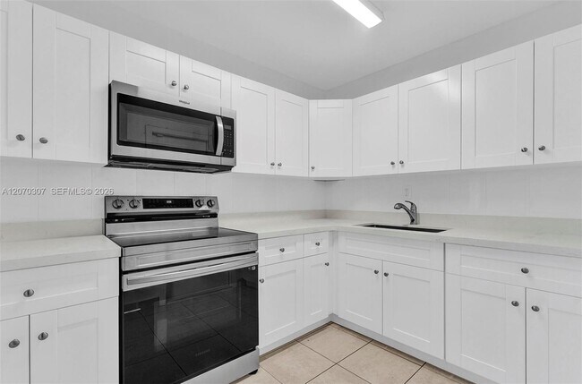 Building Photo - 551 NW 30th Terrace