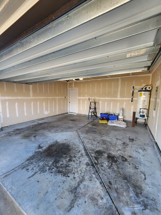 Building Photo - 1205 Willowcrest Rd