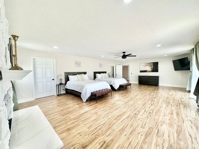 Building Photo - Breathtaking Custom Country Two-Story Home, Fully Remodeled & Beautifully Appointed on Private 20...