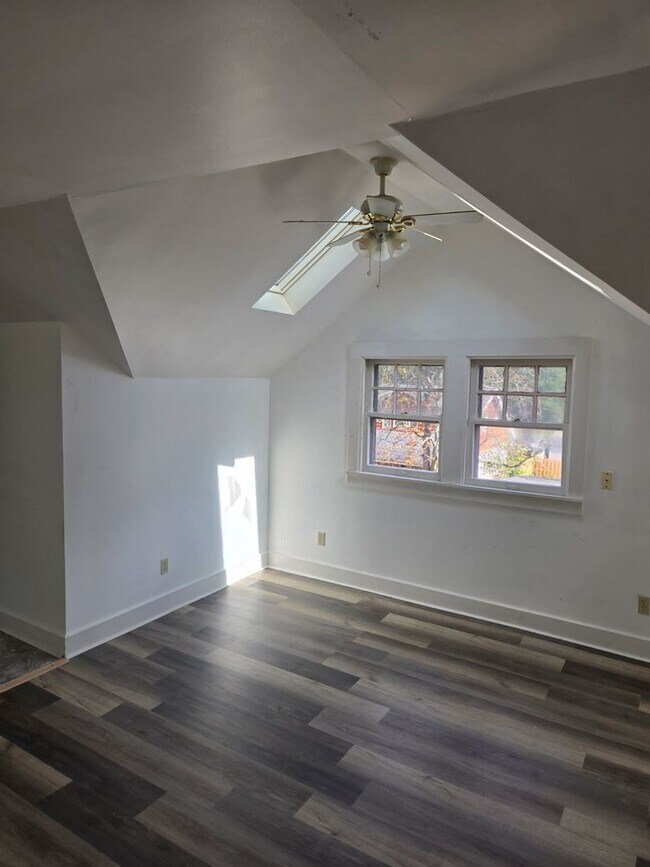 Building Photo - 3746 W 39th St