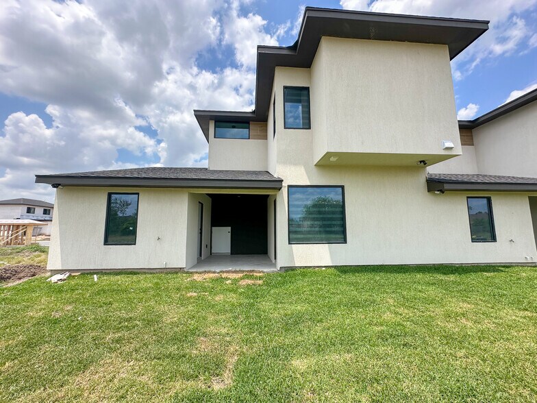 Building Photo - 4602 Juniper Cir