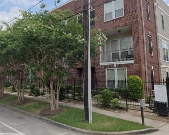 Building Photo - 2313 Hutchins St
