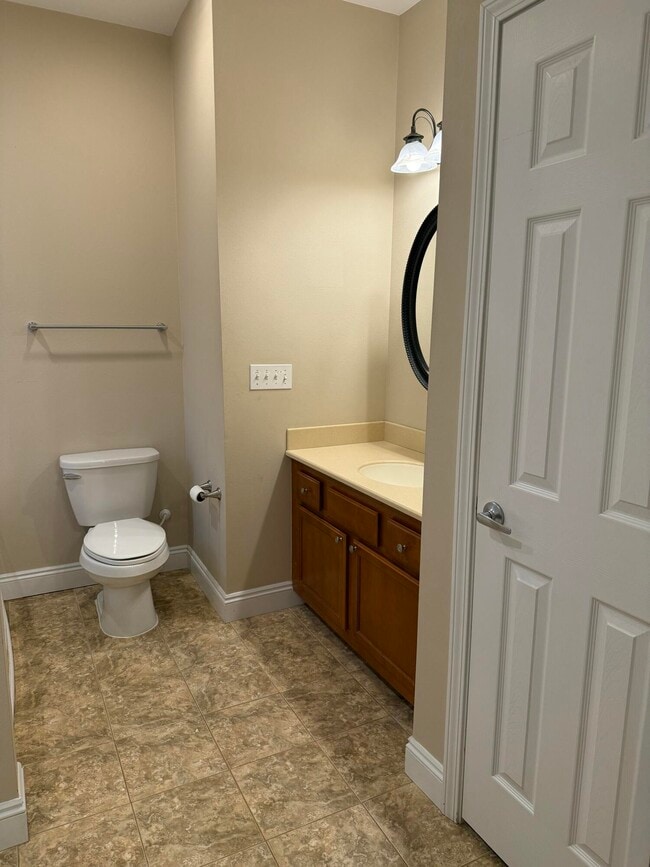 Building Photo - 129 Daisy Ln