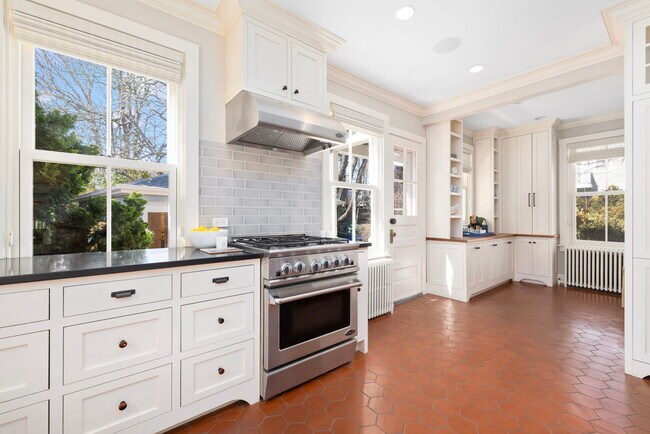 Building Photo - 89 Gibbs Ave