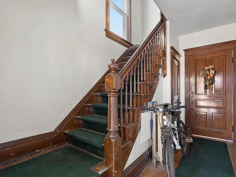 Building Photo - 1201 Marshall St