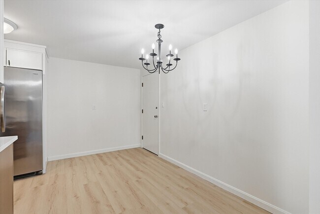 Building Photo - 237 Main St