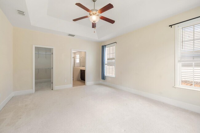 Building Photo - 5633 Tecumseh Dr