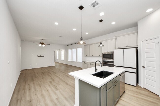 Building Photo - 25931 Dawning Torch Trce