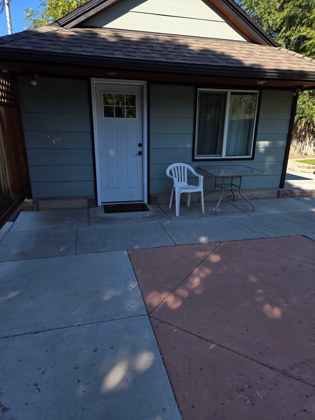 Primary Photo - 1714 Pingree Ave E