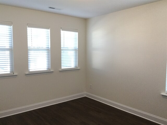 Building Photo - 165 Havenbrook Dr