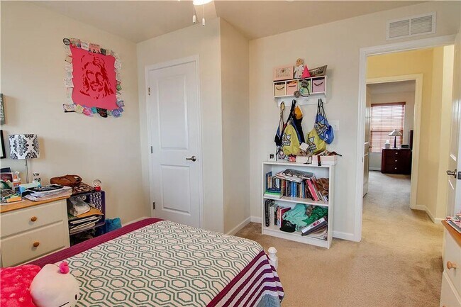 Building Photo - 506 Broadmore Ln