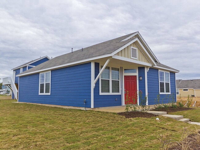 Building Photo - 335 Rachel St