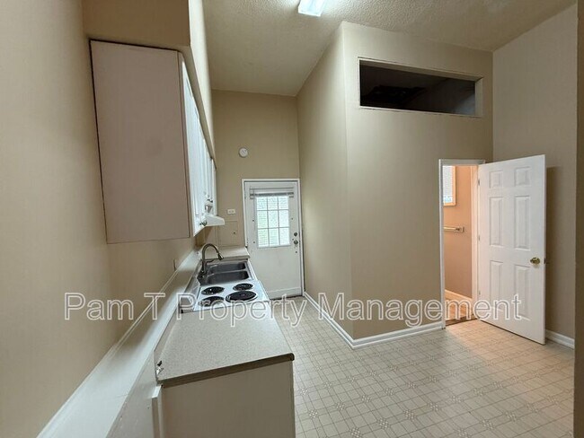 Building Photo - 104 Chippewa Dr