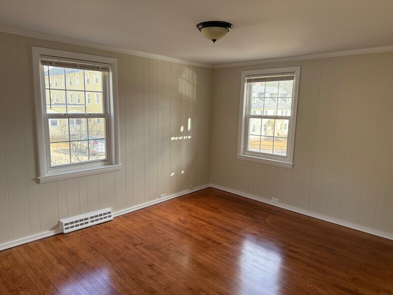 Building Photo - 420 Church St