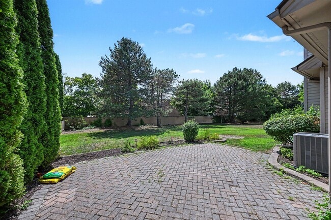 Building Photo - 47186 Scarlet Dr S