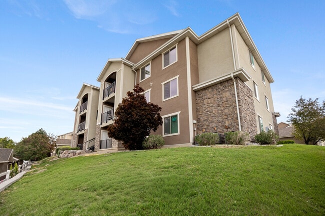 Building Photo - 157 W Springview Dr