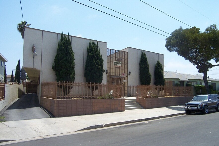 Primary Photo - 740 W. Laconia
