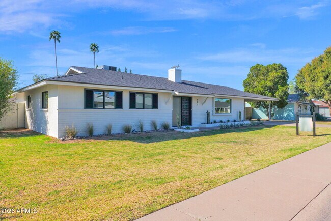 Building Photo - 501 W Seldon Ln