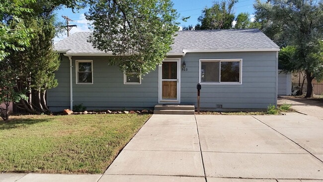 Building Photo - 503 E Cheyenne Rd