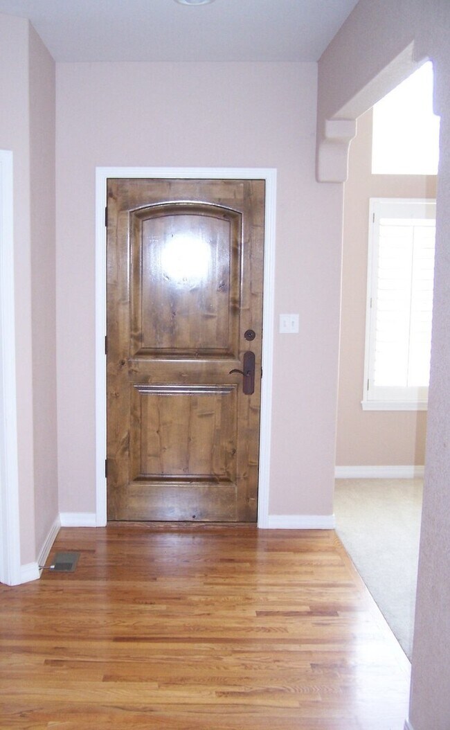 Building Photo - 2361 Craycroft Dr