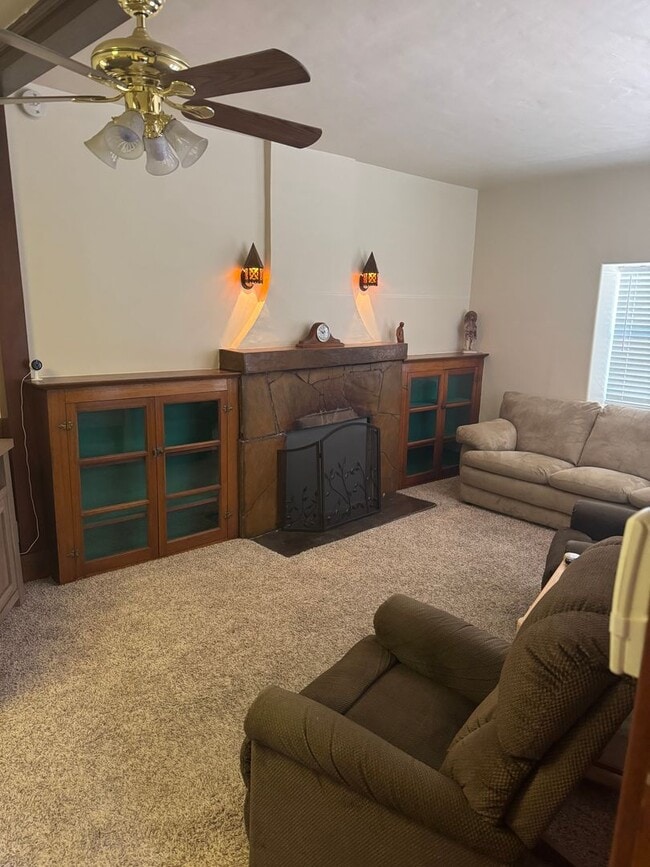 Building Photo - 2 bed 1 bath home in downtown Flagstaff