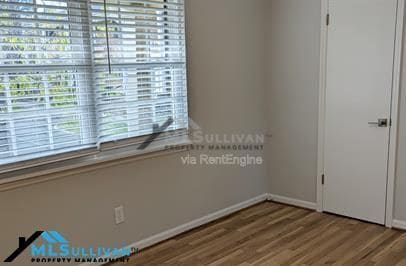 Building Photo - 1002 Willow Dr