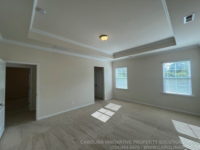 Building Photo - 385 Hawks Creek Pkwy