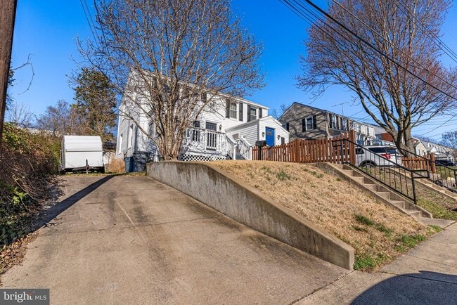 Building Photo - 2722 Jefferson Dr