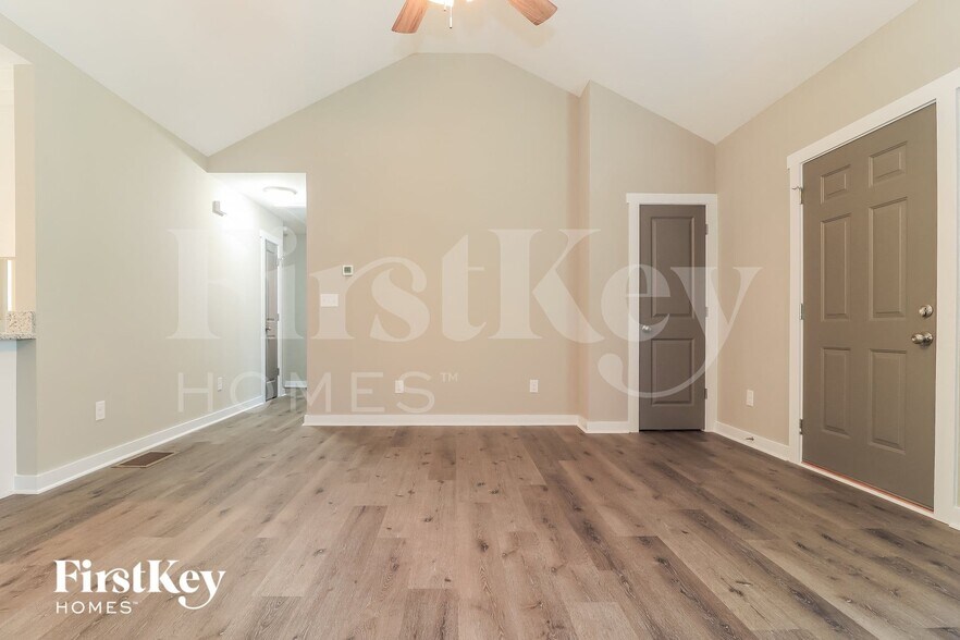Building Photo - 321 Spring Ridge Dr