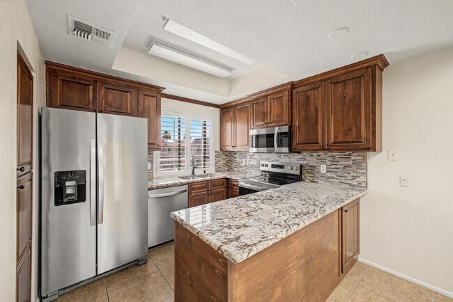 Building Photo - 11666 N 28th Dr
