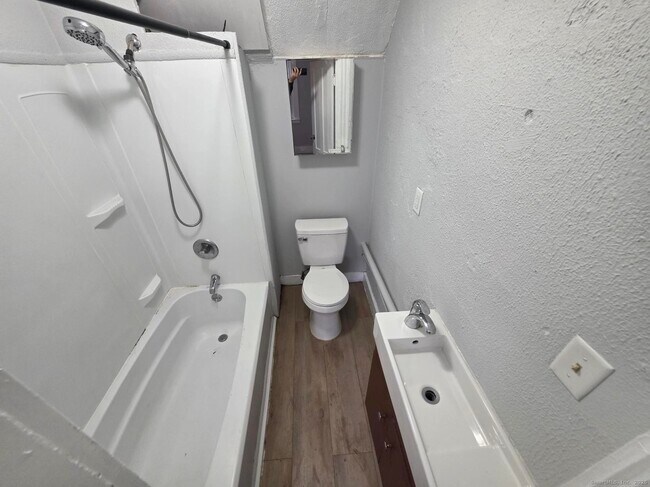 Building Photo - 186 Farren Ave