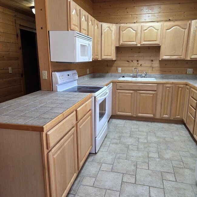 Building Photo - 7749 Mcgur Rd