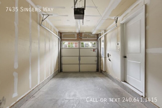 Building Photo - 7435 Singers Way