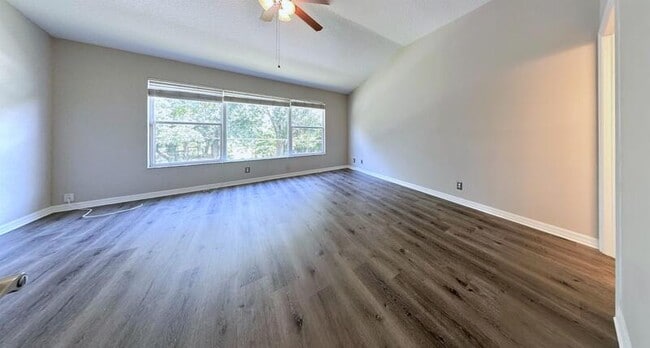 Building Photo - 9828 Fan Palm Way
