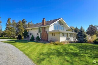 Building Photo - 18 Quogo Neck Ln