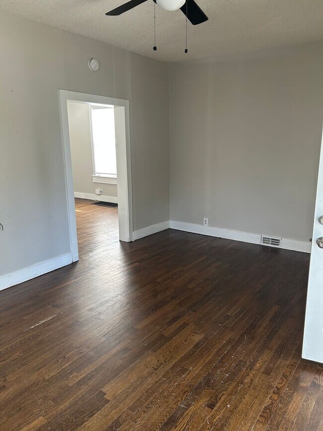 Building Photo - 201 N 16 St