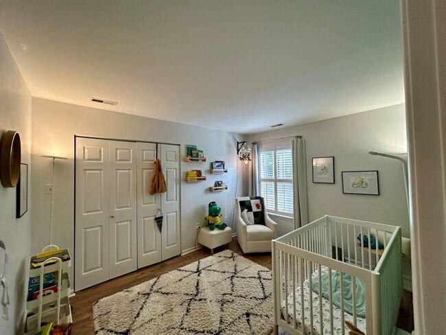 Building Photo - 3BR End Unit w/ Garage, Deck, Patio & 2 Fireplaces, Private fenced Backyard