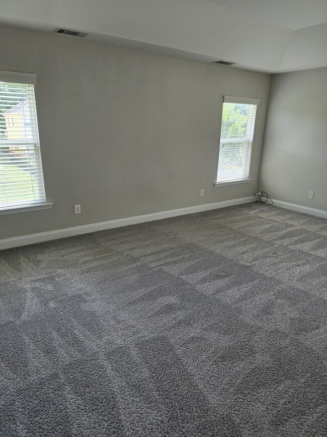 Building Photo - Spacious 4BR/2.5BA Home located in Berewick